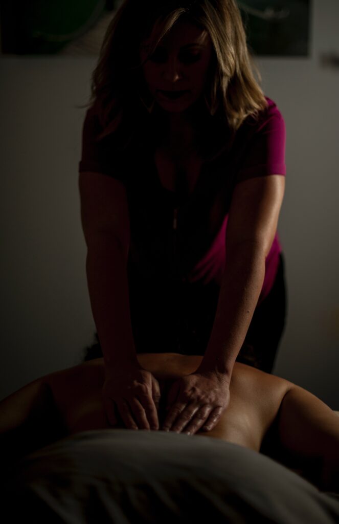A massagem tântrica é usada em sessões de terapia tântrica