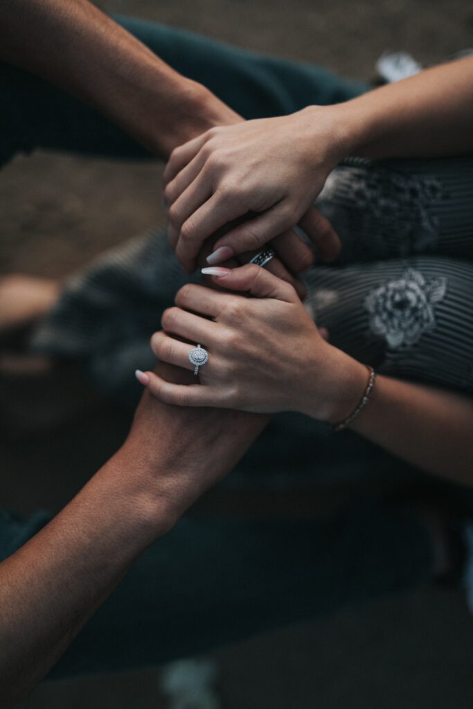 Durante o curso para casais, é abordado a conexão e o relacionamento