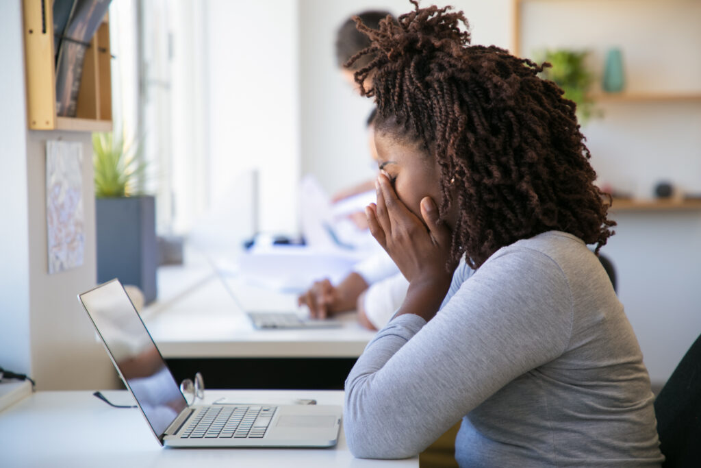 O estresse tem uma função importante em nosso corpo, porém, quando sentido em excesso, pode trazer diversas consequências